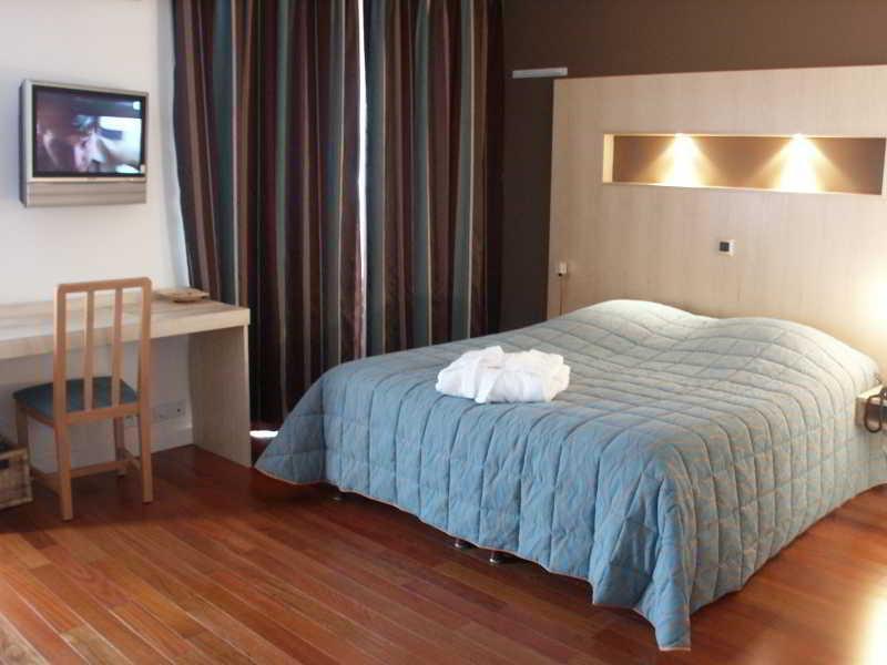 Hotel La Scala Пітів'є Екстер'єр фото