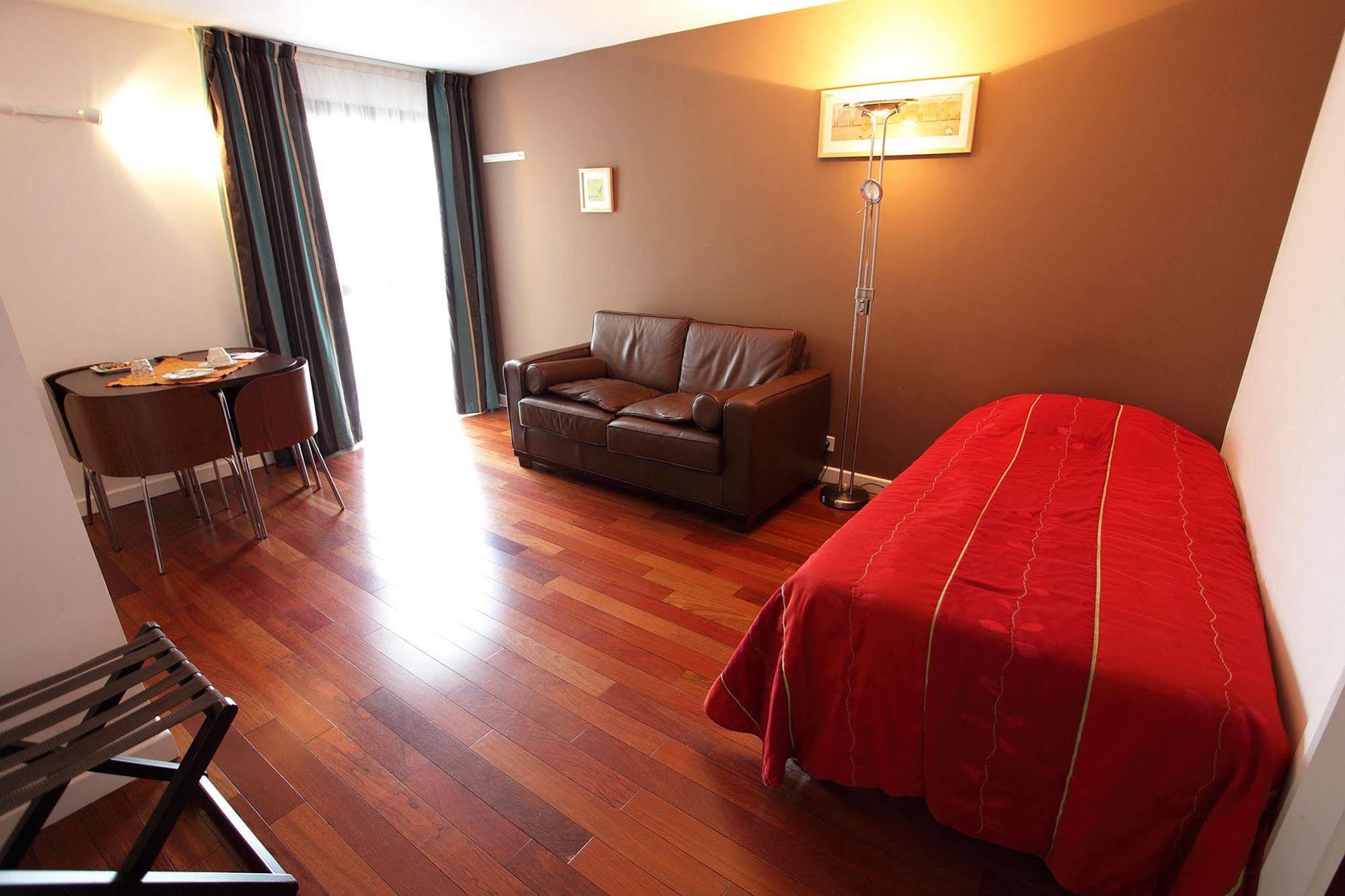 Hotel La Scala Пітів'є Екстер'єр фото