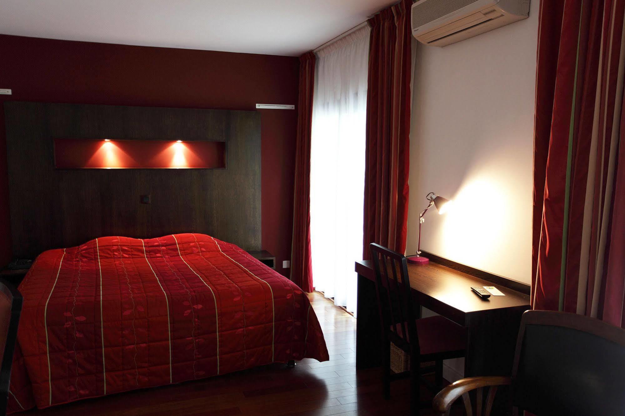 Hotel La Scala Пітів'є Екстер'єр фото